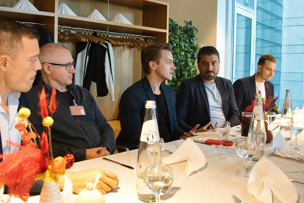 Gestern habe ich mich (zusammen mit anderen Steak-Haltern) mit SPD-MdB Matthias Mieves getroffen, der für das #MedCanG zuständig ist. Auch dabei: MdB Serdar Yüksel.
DHV-Stellungnahme:
hanfverband.de/stellungnahme-…
Stellungnahme Mieves:
linkedin.com/posts/matthias…