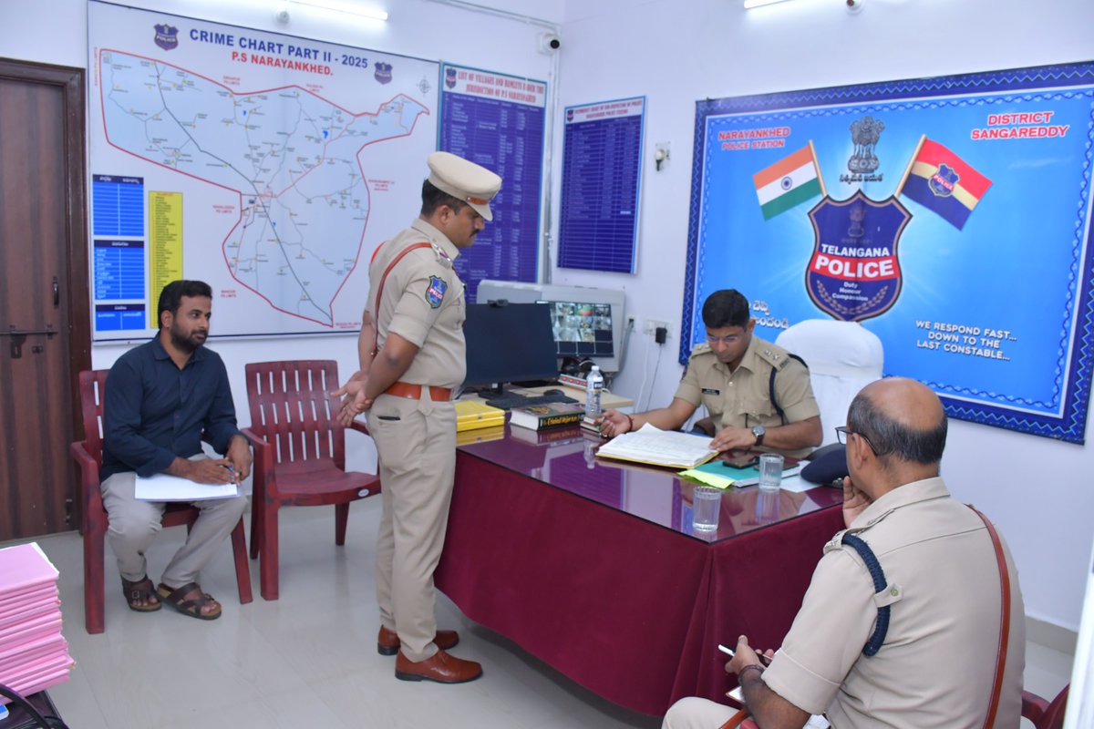 SP Sangareddy (@spsangareddy) on Twitter photo • SP Paritosh Pankaj, IPS inspected Narayankhed PS as part of annual inspections.
• Directed SHO to ensure quality investigation & use Investigation Support Centre.
• Crime Hotspots & Road Blackspots to be identified – ensure strict surveillance & safety measures. • SP Paritosh Pankaj, IPS inspected Narayankhed PS as part of annual inspections.
• Directed SHO to ensure quality investigation & use Investigation Support Centre.
• Crime Hotspots & Road Blackspots to be identified – ensure strict surveillance & safety measures.