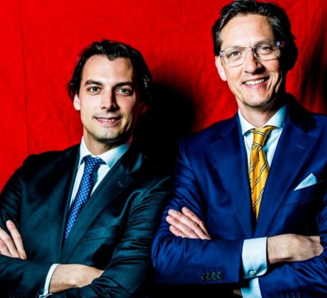 DEBAT HOGE INFLATIE

Extreemrechtse opper-Uil van Minerva <a href="/thierrybaudet/">Thierry Baudet</a> heeft het leugenaars-boekje net overgenomen van de extreemrechtse loopjongen van fascistische dictator Geert.

Ze halen plezier uit de noden van de armste mensen deze clowns.

Joost Eerdmans adoreert clowns!