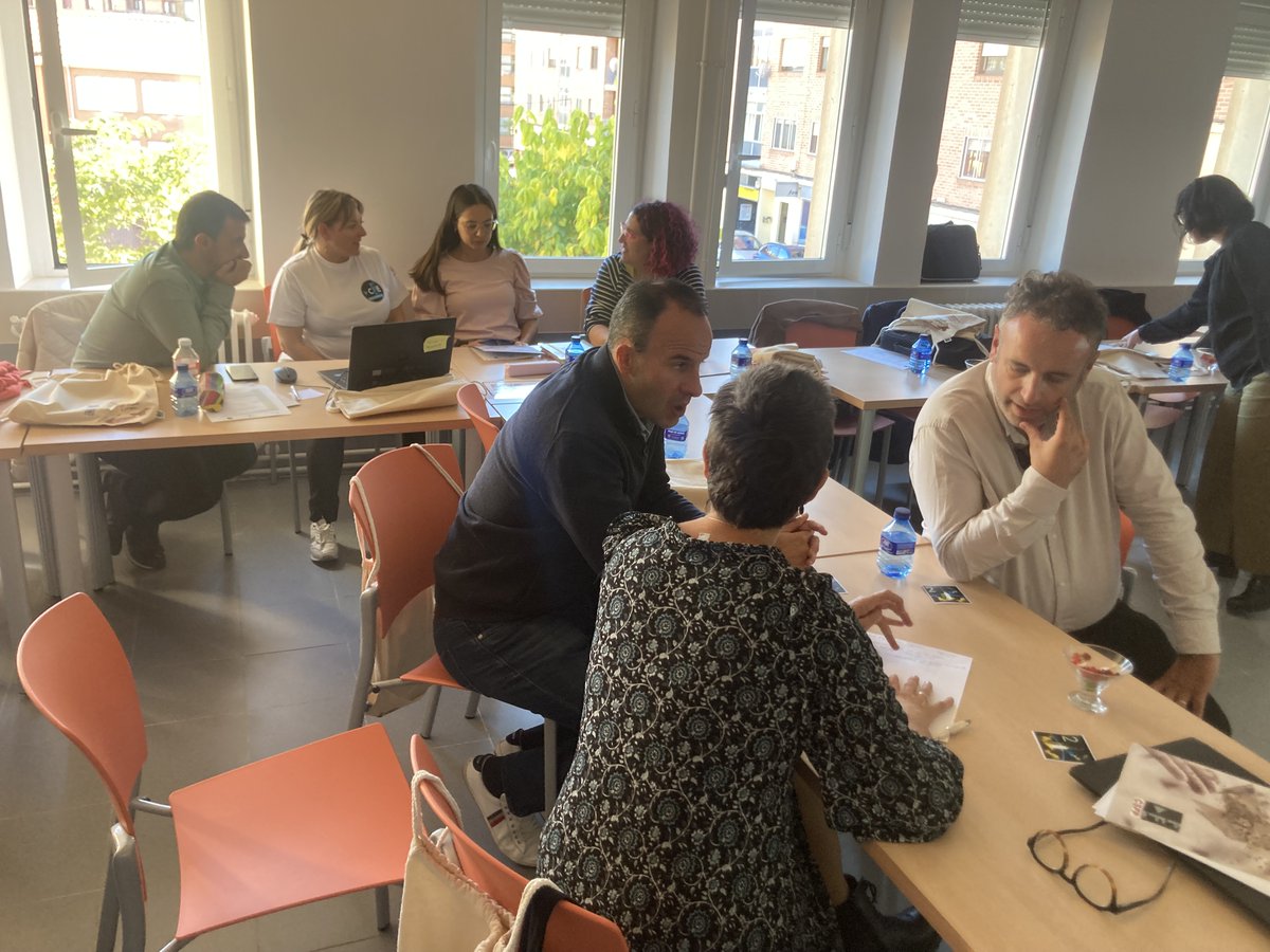 CSFPJCYL's tweet image. ➡️"Laboratorio gamificado de diseño formativo" con Carlos González del @CFIE_CR
Seguimos con el curso de formación inicial de Asesores de CFIE. @CSFPJCYL #FormacionCyL