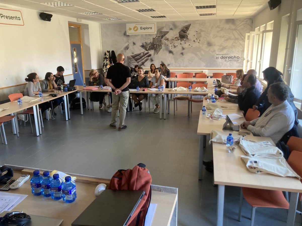 CSFPJCYL's tweet image. ➡️"Laboratorio gamificado de diseño formativo" con Carlos González del @CFIE_CR
Seguimos con el curso de formación inicial de Asesores de CFIE. @CSFPJCYL #FormacionCyL
