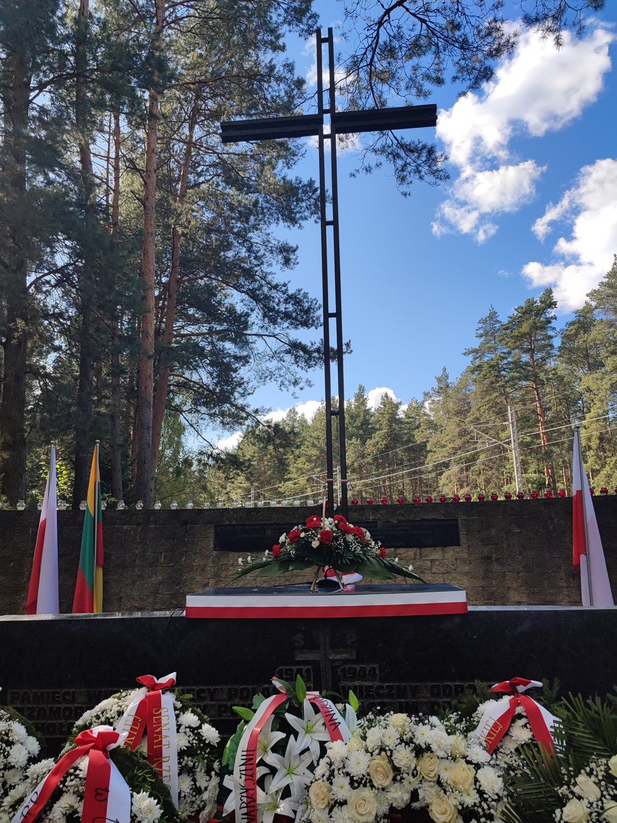 Braliśmy udział w wydarzeniu patriotycznym na Ponarach. Obchody upamiętniające Ofiary Zbrodni Ponarskiej,  trwające w dniach 22-26.09.2025 na terenie Wileńszczyzny, są organizowane przez <a href="/Kombatanci/">UdSKiOR</a> 
Razem z Kombatantami, Sybirakami bierzemy udział w tej oficjalniej delegacji.