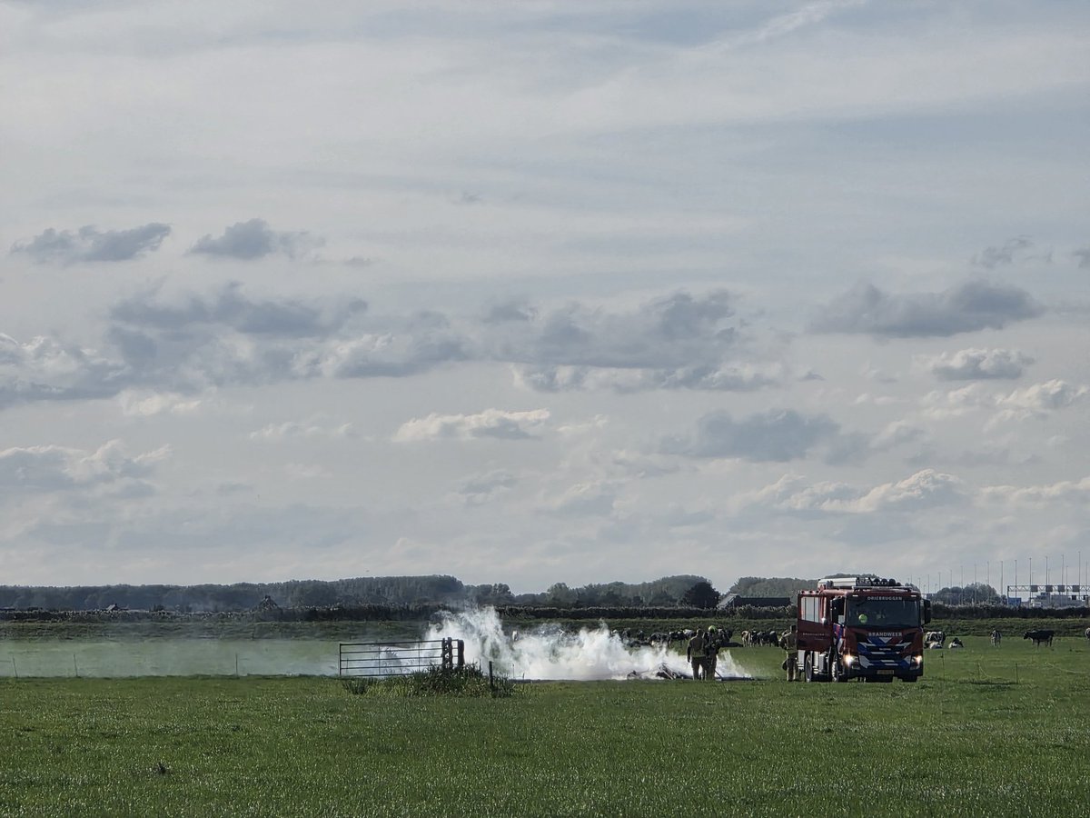Brand op landbouwgrond in Waarder snel geblust