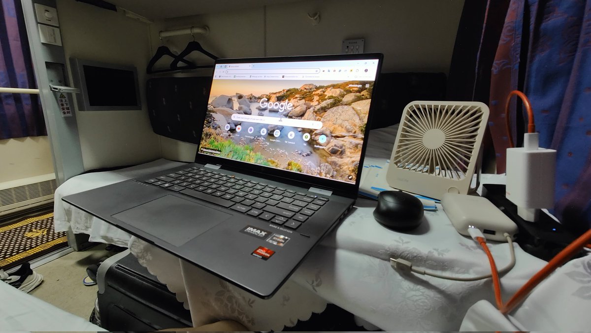 The life of a digital nomad working on the night train to Chongqing ...