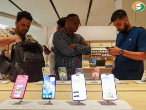 PBSHABD's tweet photo. #JUSTIN | India’s smartphone exports are rising sharply, contrary to claims of a slowdown, according to the #ICEA.In August 2025, exports jumped 39% YoY, from $1.09B to $1.53B.
Overall, in the first five months of FY26, India exported smartphones worth ₹1 lakh crore (~$11.7B), marking a record-breaking 55% increase.
Find clean feed, copyright-free content exclusively on #PBSHABD. Register now at https://t.co/kISAyJBudT
#IndiaExports #Smartphones #MakeInIndia #Electronics #ICEA #GlobalTrade