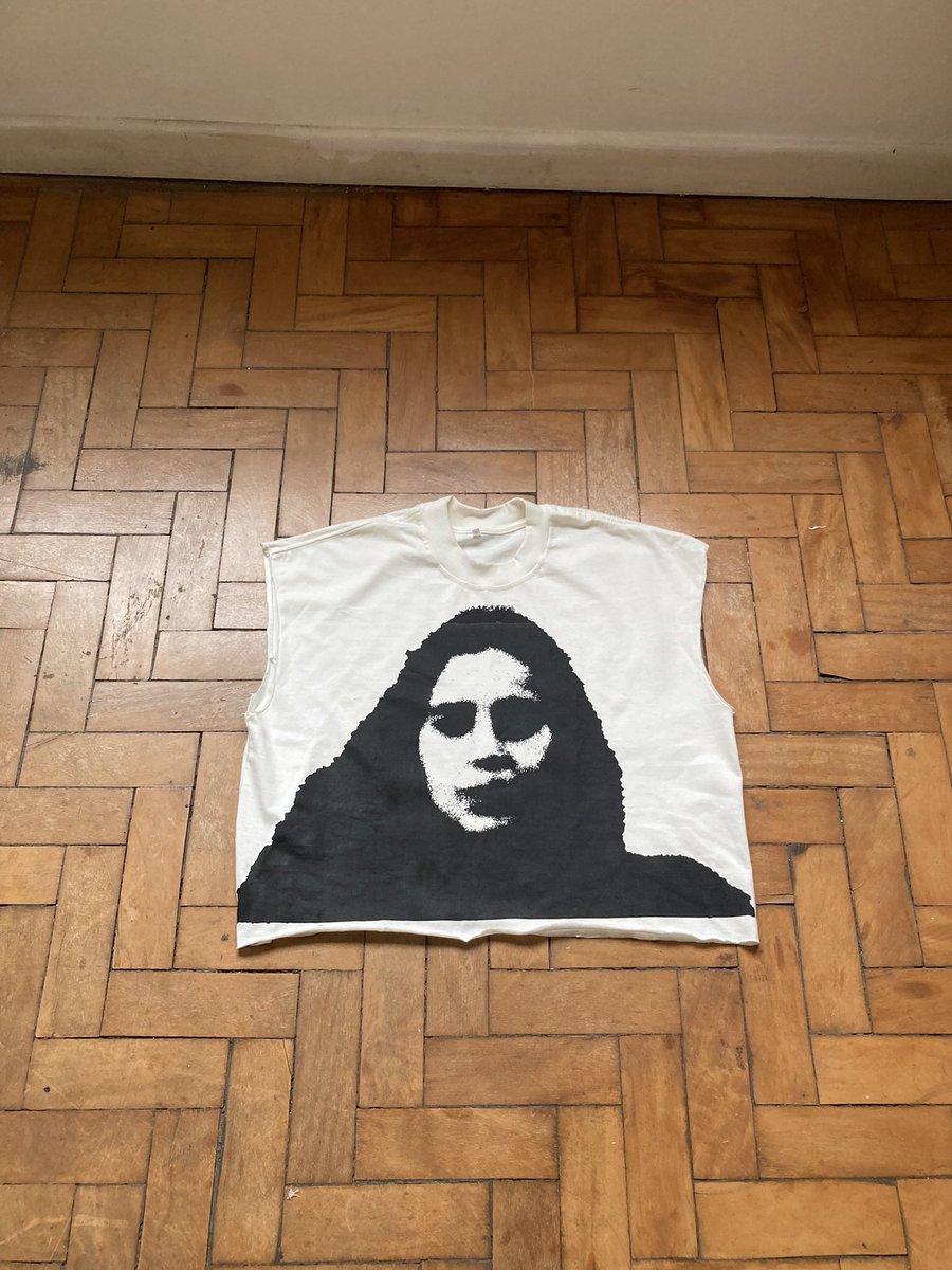 o conceito desse look comecou na joelheira que achei num bazar.. 

amo ideias que so podem surgir de interacoes reais