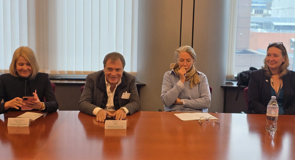 Con la intervención de Lucie Studnicná, Pdta. del Grupo de Trabajadores del CESE, clausuraremos las jornadas en Bruselas. 🇪🇺Un espacio de diálogo donde hemos puesto en el centro el empleo de calidad, la industria sostenible y una transición justa que no deje a nadie atrás. ✊🌍