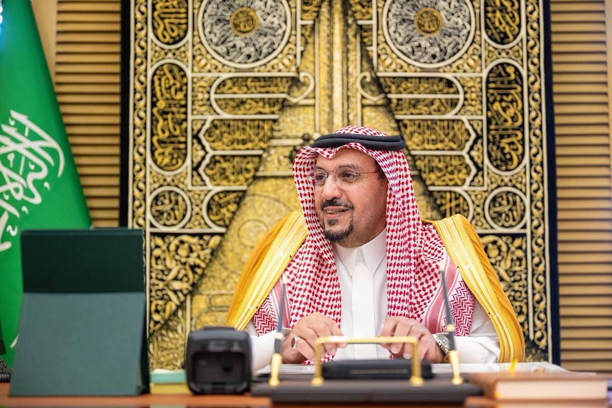 اشاد سموه بهذا التبرع السخي، منوهًا بما يمتاز به أبناء هذا الوطن المعطاء، من خيرية دائمة، ومساهمات مستمرة..

سمو #أمير_منطقة_القصيم يثمن تبرع رجل الأعمال ماجد بن ناصر العُمري بمبنيين مدرسيين كأوقاف تعليمية عن والديه، بقيمة 10 ملايين ريال.