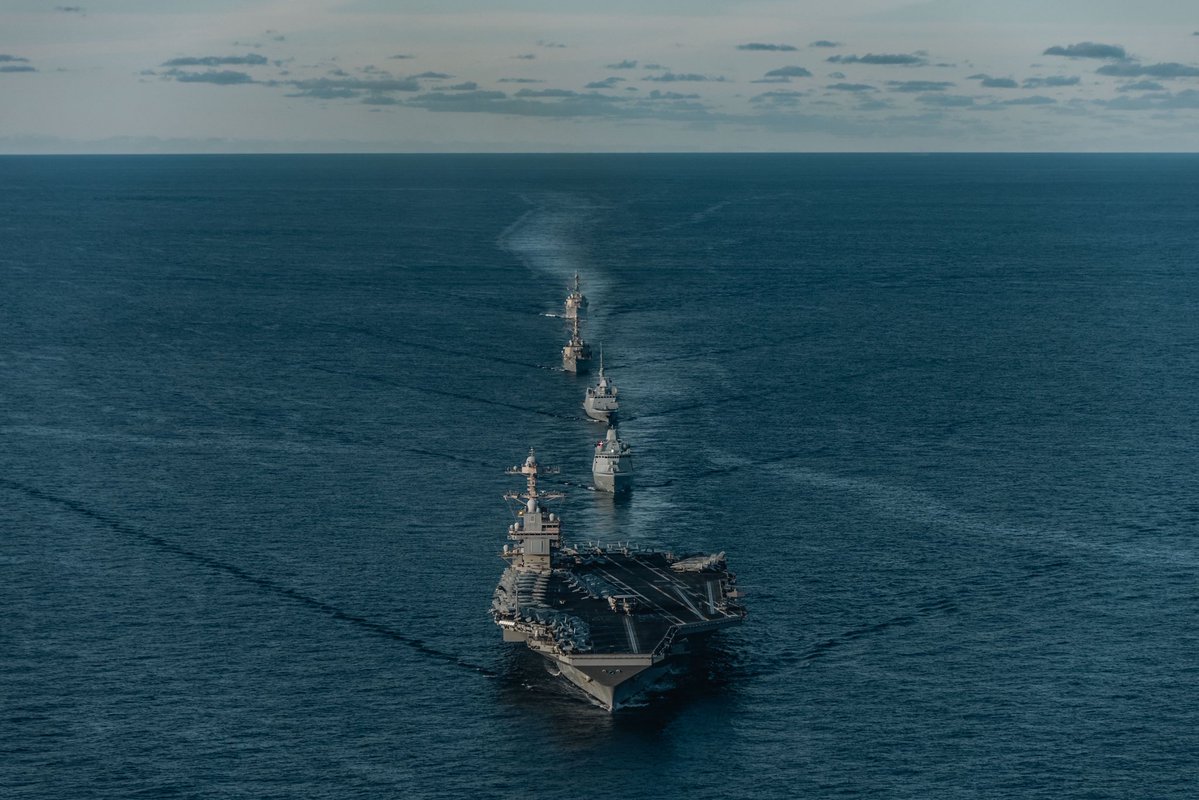 STRIKFORNATO's tweet image. With Allied ships from 🇩🇰🇫🇷🇺🇸 in formation, #STRIKFORNATO 🔱 demonstrates command and control of the USS Gerald R. Ford and its Carrier Strike Group during #NeptuneStrike🔱.

This combined display of readiness underscores @NATO’s unmatched ability to bring together high-end…