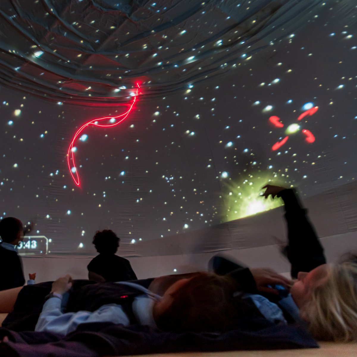 DHSPrep's tweet image. Thank you to astronomers Zee and Sanj from Immersive Experiences @360xperiences who brought their mobile planetarium to Devonshire House. Year 5 were treated to a tour of our #SolarSystem and explored the planets, stars &amp;amp; constellations of the night sky. #STEM #Astronomy #Wonder