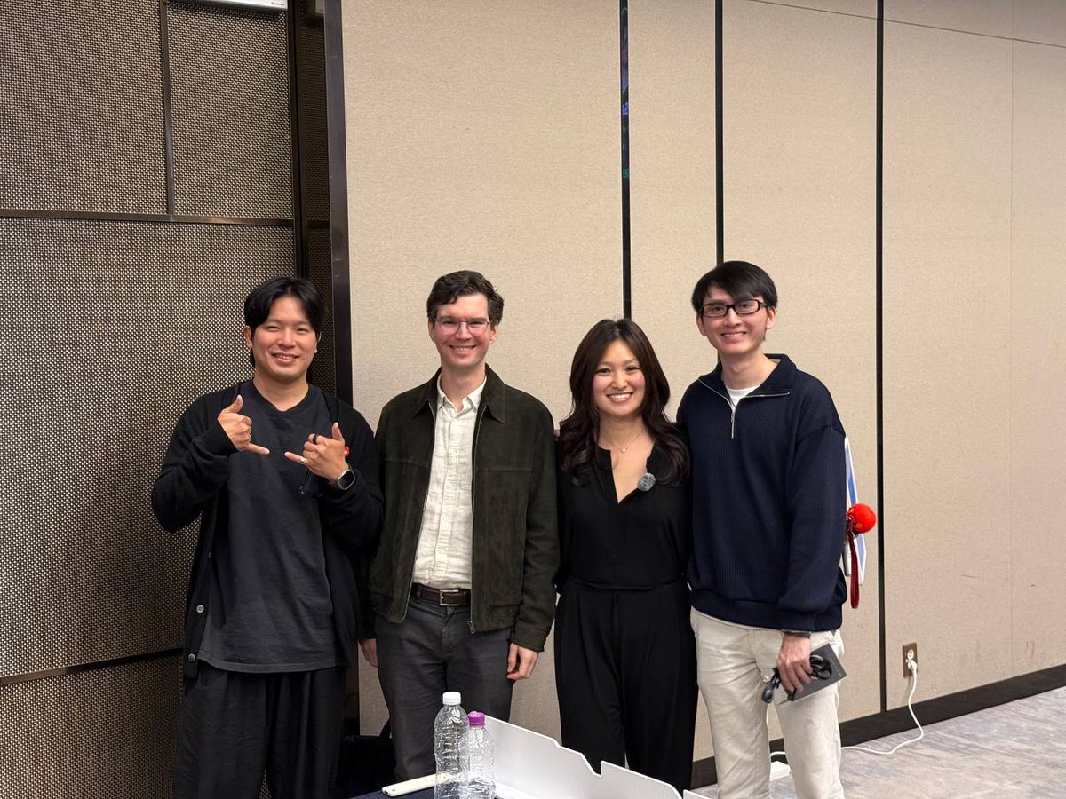 soon_svm's tweet image. At @hack_vc hacksummit (“Seoul”), @justsayuluvjo joined @0xJsum Head of Product @solayer_labs, @Austin_Federa Co-Founder @doublzero, in a discussion moderated by @gmryot (@xitadel_fi).

The Q: “What’s the big picture for the SVM movement?”

SOON’s Answer: It’s not just infra for…