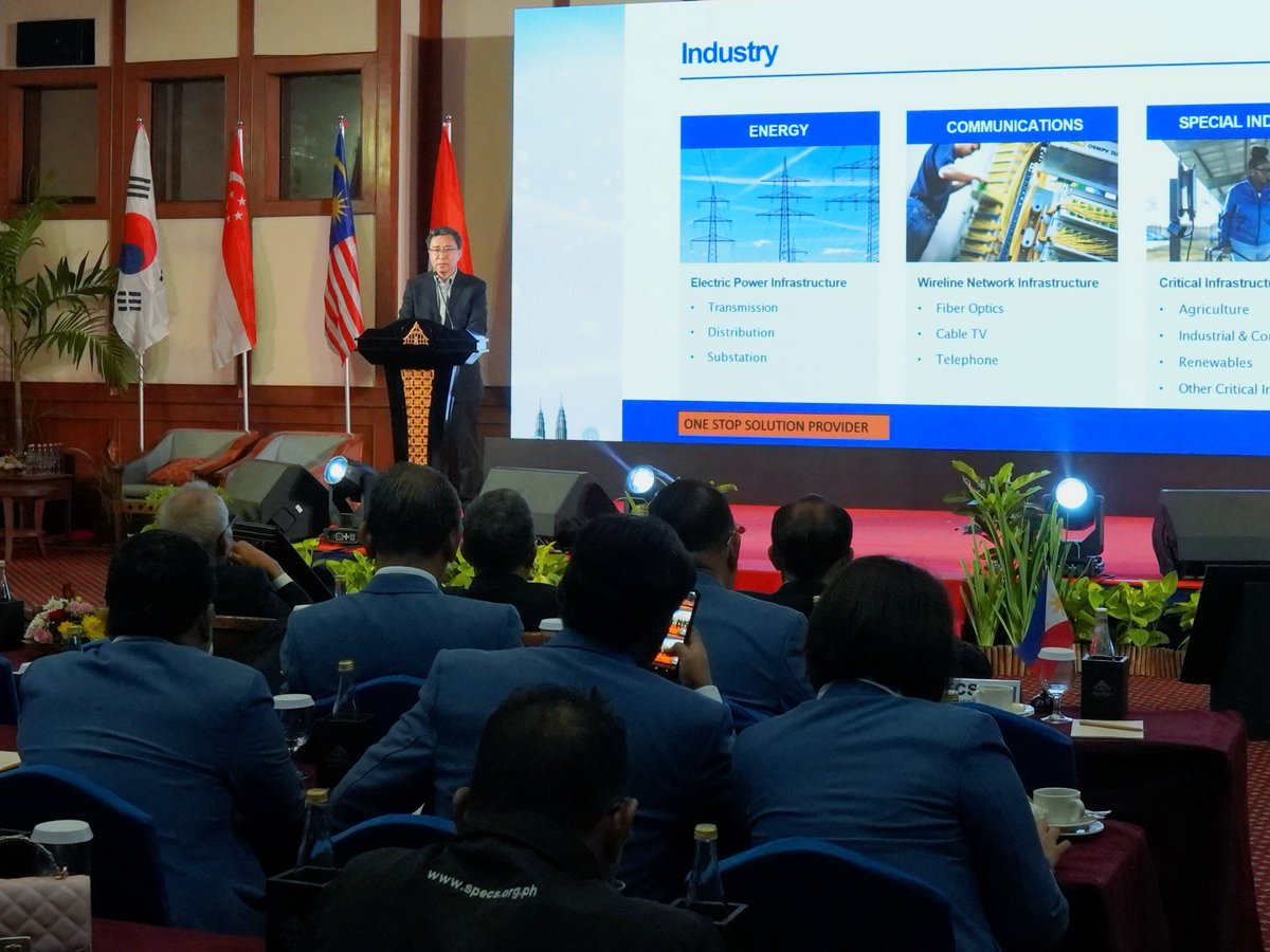 PLPID's tweet image. Terima kasih, rekan-rekan, atas semangat dan kehadiran yang luar biasa untuk datang di booth kami.

Kami informasikan besok kami Masih disini. Sampai Kamis, 25 September 2025
Ayodya Hotel, Bali, Indonesia.

#PLPID #PLP #PLPIndonesia #event #listrik #Energy #training