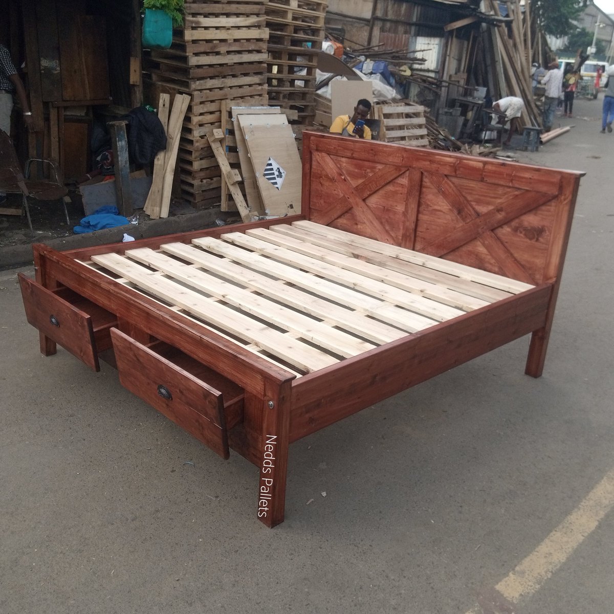 Nedds Pallets And Interior Decor. tweet media