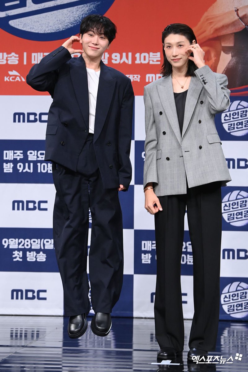 미친 개귀여워서 기절하고싶음;;
이게 성인 남성의 귀여움이 맞아?