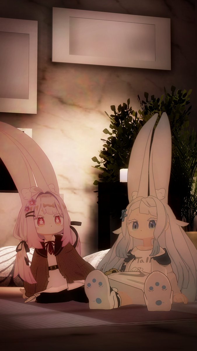 おすわりみみのこ
背が小さいゆえに子供用のイスすら登るのが大変そうだったので基本地べたおすわりスタイルです。
#VRChatPhotography #みみのこ