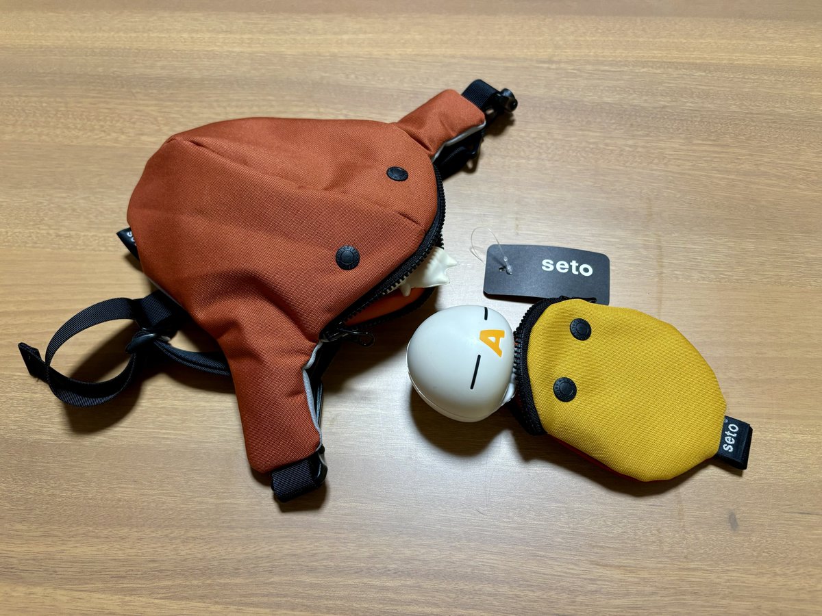 nekomiya1636's tweet photo. ちょうど東京にいるときにseto(@setodesign)さんの展示会があったので、金曜に鎌倉まで行ってきた
ここの作品はずっと前から気になってた
コドモサガリとビーンをお迎え
捕食されるざっくぅ
残布で作るミノムシモビールのワークショップも楽しかった
#setodesign
#ざっくぅ #ざっくぅ大好き #jcom https://t.co/3CumLVr75X