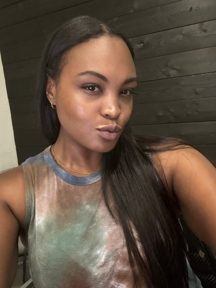 _photay_'s tweet photo. Im back bitches! Happy Libra SZN https://t.co/Mb4XfDDMT7