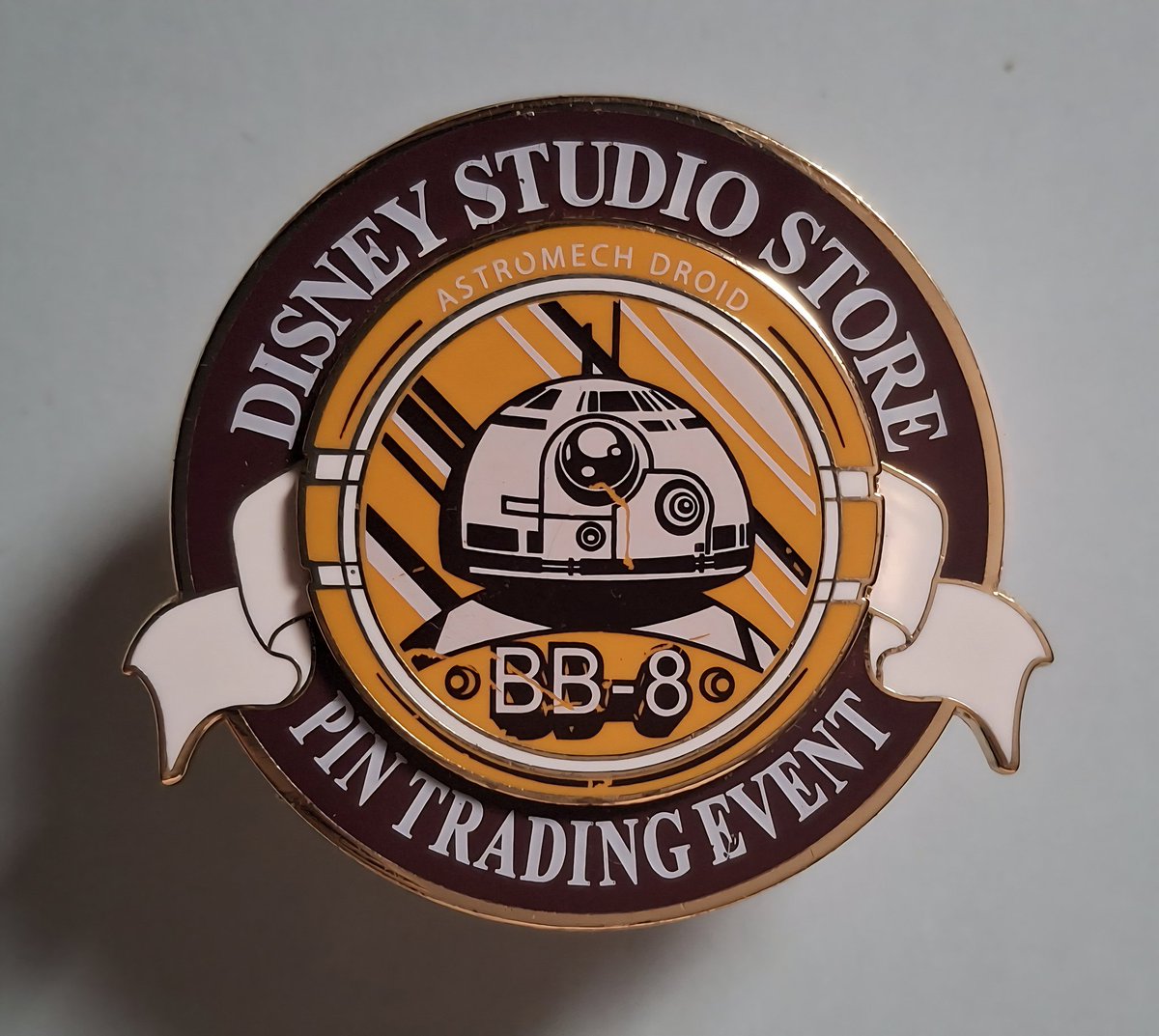 Bobafeet75's tweet image. #Disney #StudioStore - #Hollywood 
#Pin #TradingEvent - #StarWars #TheForceAwakens
Released: 12/13/2015
#LimitedEdition 700ex.