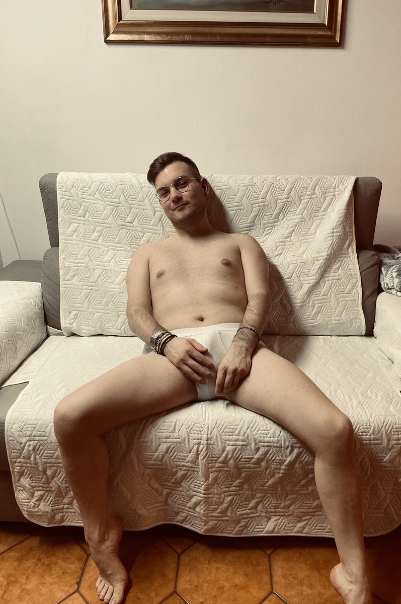 devidcastel20's tweet photo. Selfie 🤳 #gay #photogay #hotgay #gayitaly https://t.co/amuJHYiaud