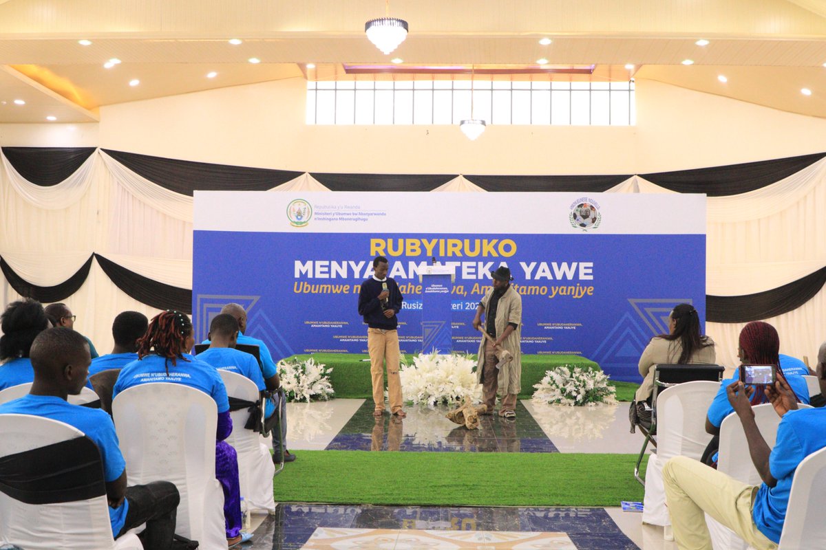 Babinyujije mu ikinamico yiswe "Ipfundo ry'ibyishimo", itorero Imboni rya VJN, ryanyujije ubutumwa mu, mu kiganiro #RubyirukoMenyaAmatekaYawe cyahuje urubyiruko rwiganjemo abavuye mu mitwe yitwara gisirikare, abanyonzi, abamotari, abakora ubucuruzi bwambukiranya imipaka n'abandi.