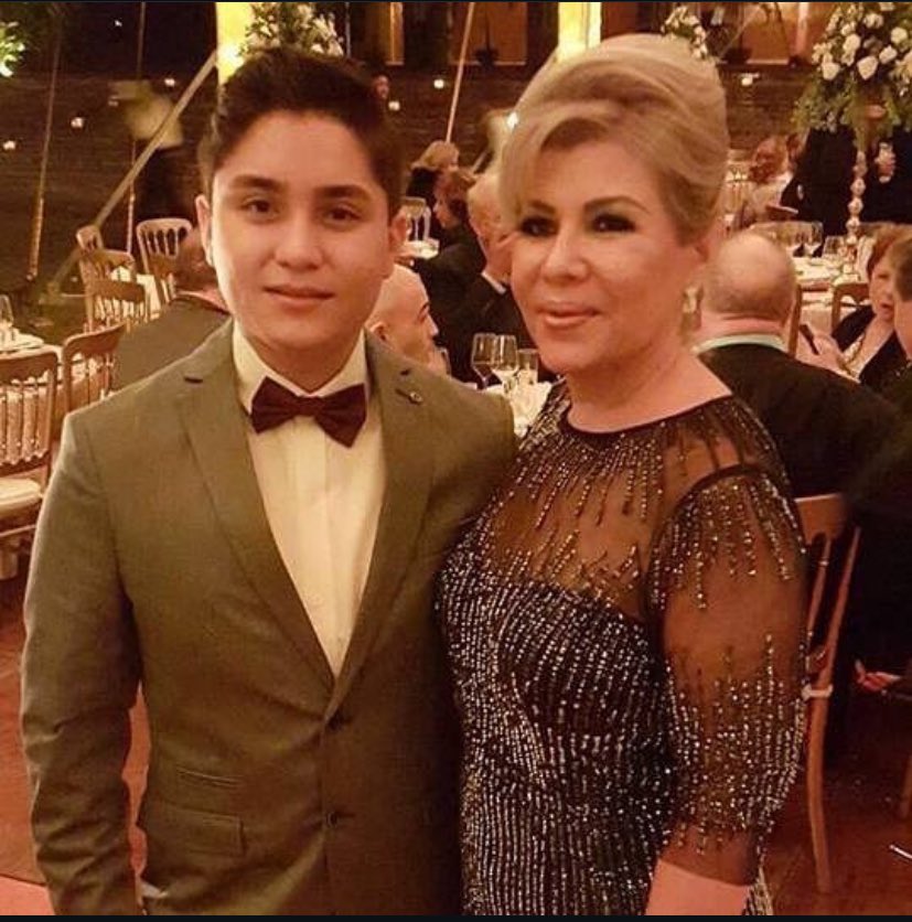 #EmanuelGainFollowers 📍

Hoy en #SalaChat te invitamos a etiquetar a quien le da sentido a esta frase o subir una foto 

👉🏻En mi mundo, tú eres el único tesoro que quiero conservar; no te cambiaría por ninguno". 🫶🏻🥰🥰(Mom)