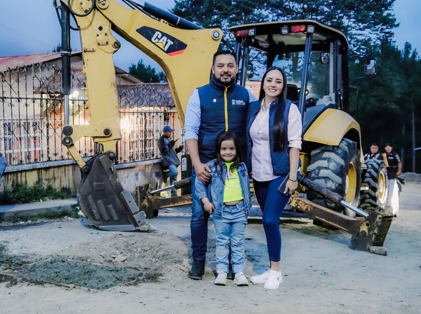 #EmanuelGainFollowers 📍

Hoy en #SalaChat te invitamos a etiquetar a quien le da sentido a esta frase o subir una foto 

👉🏻En mi mundo, tú eres el único tesoro que quiero conservar; no te cambiaría por ninguno". 🫶🏻🥰🥰