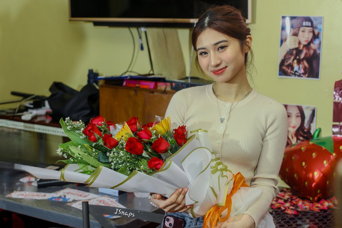 jsnaps018's tweet photo. VVINK AYAKA TURNS 18 🍓

Happy Birthday, @ayakatakakuwa Ayachann! 🧡

I hope you enjoyed your day to today! 

Love you always! 🍓🧡

-JSnaps 📷🧡-

@vvinkph
@vvinkiesofficial

#VVINKAyakaTurns18 #IchigoGirlDay #彩花ちゃんturns18 #VVINK_Ayaka https://t.co/CmVX5C7sA9