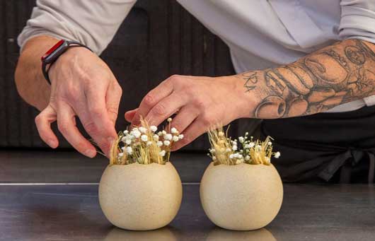portalhoreca's tweet image. #Pinchos y tapas en #Valladolid; Campeonato de #pintxos en Euskadi y Navarra, Cocinero del Año Carne de #Caza: #concursos profesionales en marcha

profesionalhoreca.com/2025/09/09/tap…

@spainistapas @euskadipintxos @ConcursCocinero #Venari #gastronomía