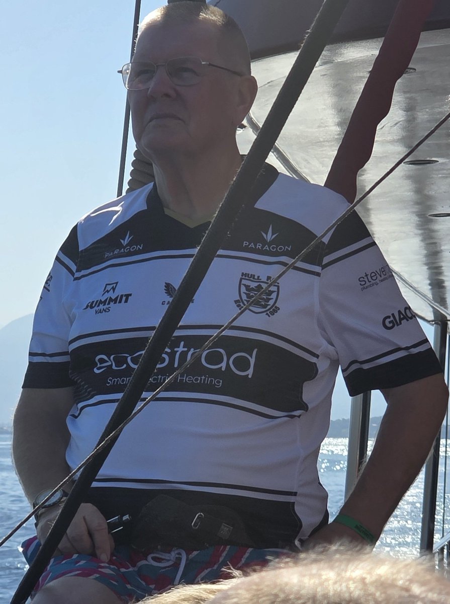 After all the tears in a mediocre season, I'm drying my favourite shirt out in the Turkish sunshine <a href="/hullfcofficial/">Hull FC</a> #FlyingTheFlag