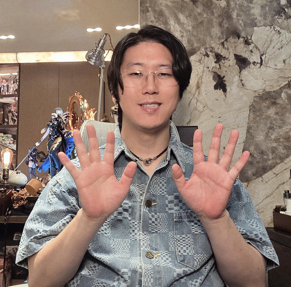 🔶Developer’s Letter🔶

Hello, this is Hyung Tae Kim, Director of Stellar Blade.

We had many discussions within the team about how we should reward the early purchasers of the PS5 version. However, we concluded that if there were differences in the content provided between the