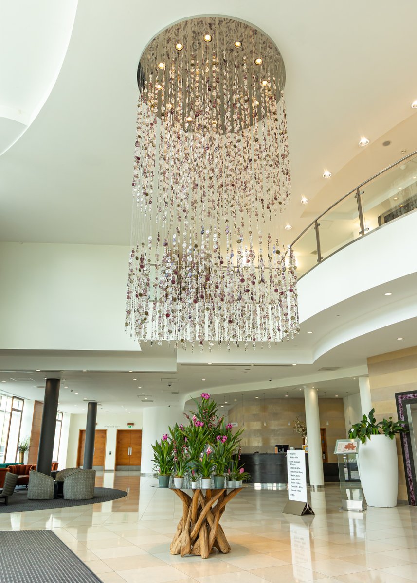 💫 In need of a midweek pick-me-up? You know where to find us… unwind in style at Hilton Reading ✨🍸

#MidweekMagic #HiltonReading #UnwindInStyle #ReadingLife #MidweekVibes