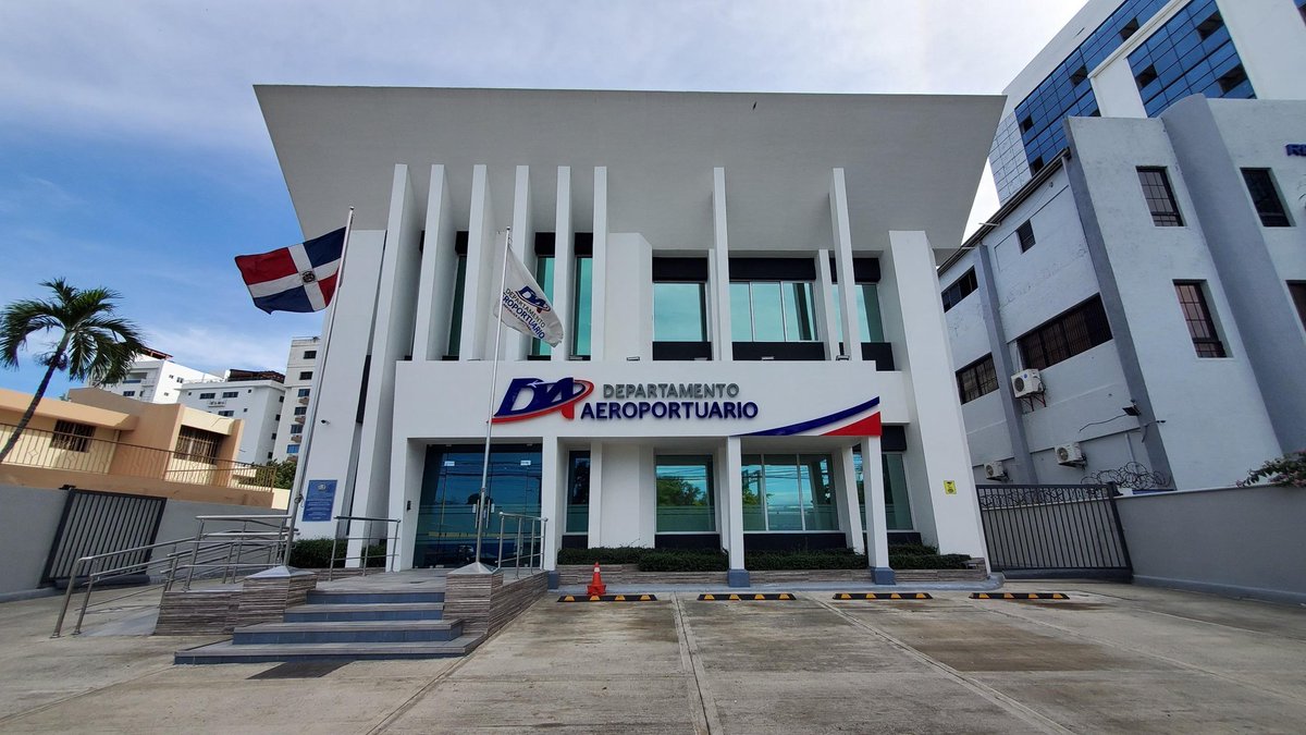 Comisión Aeroportuaria ordena a AERODOM al pago de US$ 5 millones de dólares por falla eléctrica en el AILA

larepublicapost.com/comision-aerop…

#larepublicapost #comision #aeroportuaria #pago #aerodom #falla #electricidad #aeropuerto #lasamericas