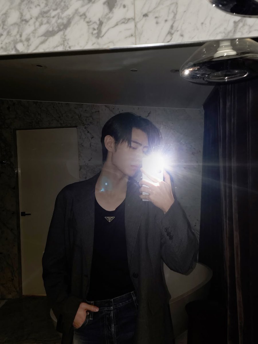 honkestly's tweet photo. hoonjay (slurp) https://t.co/mUkt0WP12j