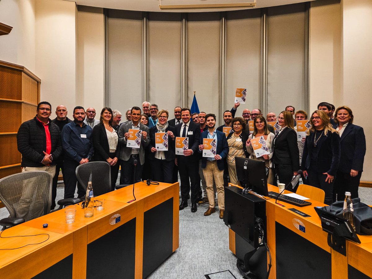 FoodServiceEU's tweet image. Proud to launch our Joint Position on the Revision of the EU #PublicProcurement Directives with @EFFAT_org.

Hosted by @gabischoff, we called for a #BestValue approach – fairer rules for workers, employers &amp;amp; millions served daily.

Read it here👉 lnkd.in/dY5EcTiZ