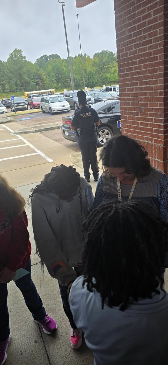 ChhsMightyStang's tweet photo. See You At The Pole #RespectTheHill #KoolKids https://t.co/ZqYj8aES4Q