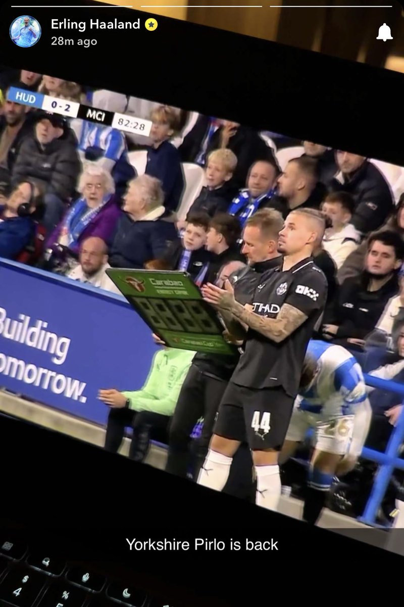 Haaland on Snapchat as Kalvin Phillips was substituted on for Manchester City. 🤣📲

“The Yorkshire Pirlo is back” 👏🏻