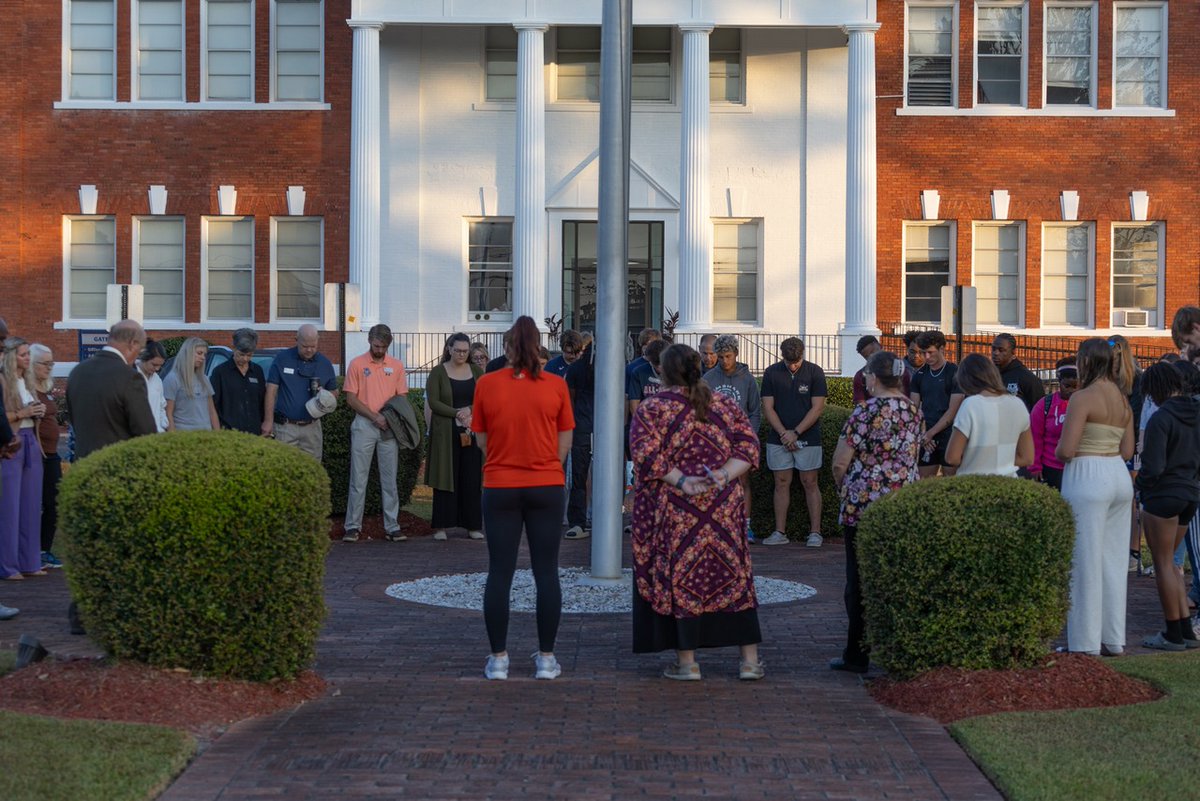 BrewtonParker's tweet photo. This morning, our campus joined schools across the nation for #SeeYouAtThePole. Students, faculty, & staff united in prayer, asking God to move in this generation & beyond. 🙏 #BPCU https://t.co/gP7jWsHlj6