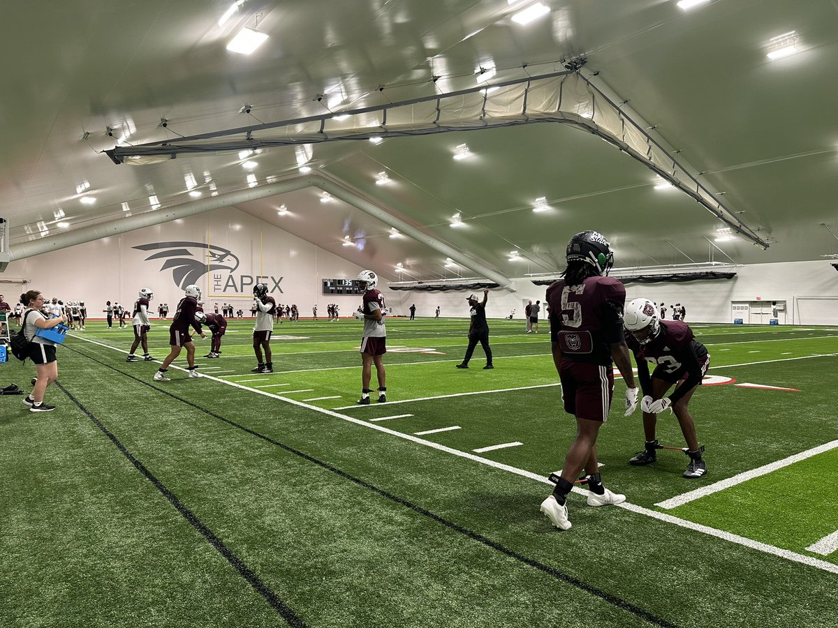NixaFootball's tweet image. Happy to help out @MoStateFootball
@nixaathletics @MissouriState