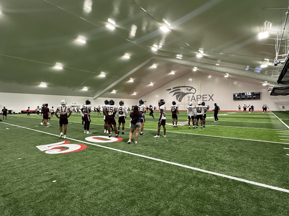 NixaFootball's tweet image. Happy to help out @MoStateFootball
@nixaathletics @MissouriState