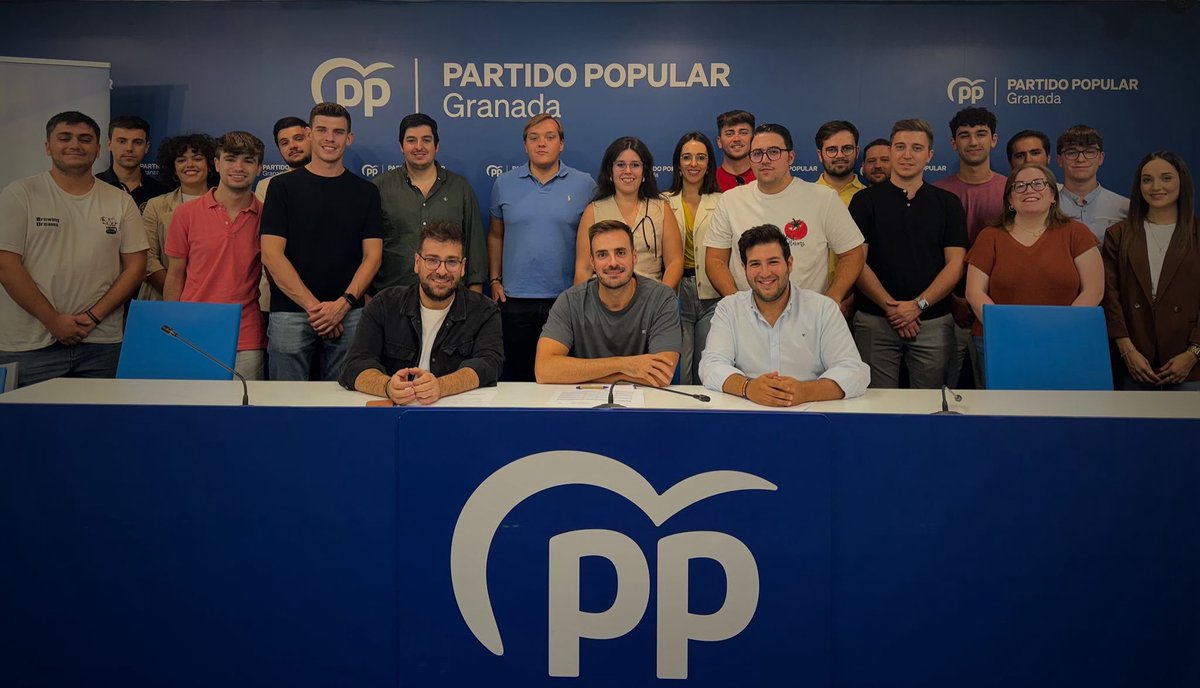 ✅Los jóvenes lo tenemos muy claro, 
<a href="/JuanMa_Moreno/">Juanma Moreno</a> es el presente y futuro de nuestra tierra. 

👉🏼Nuevas Generaciones Granada respaldamos su candidatura para seguir liderando el mejor partido de Andalucía <a href="/ppandaluz/">PP de Andalucía</a> 

#17CongresoAutonómico
#Granada