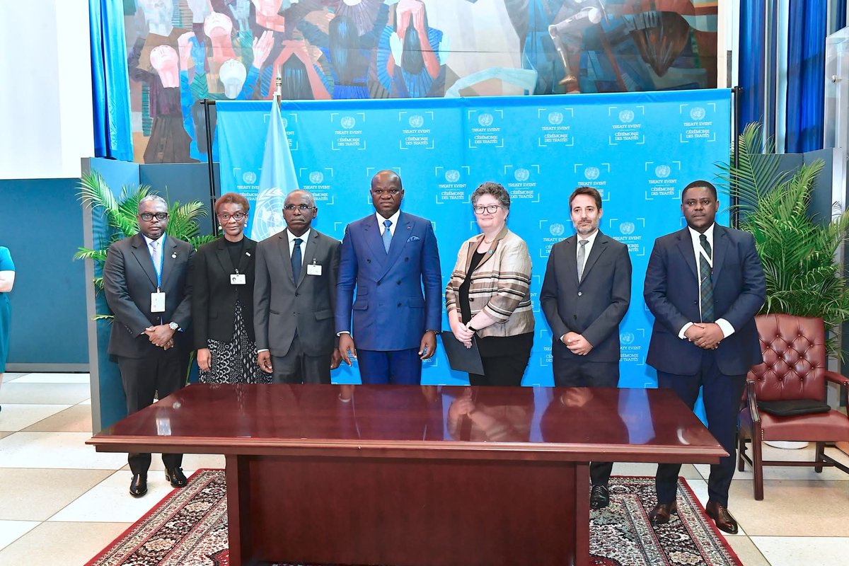 Le #Gabon devient le 61e pays à ratifier l’Accord #BBNJ, franchissant le seuil d’entrée en vigueur de ce traité historique pour la protection des océans.

Déjà pionnier avec 9 aires marines protégées, le Gabon confirme son leadership mondial.
#DiplomatieVerte #Océans