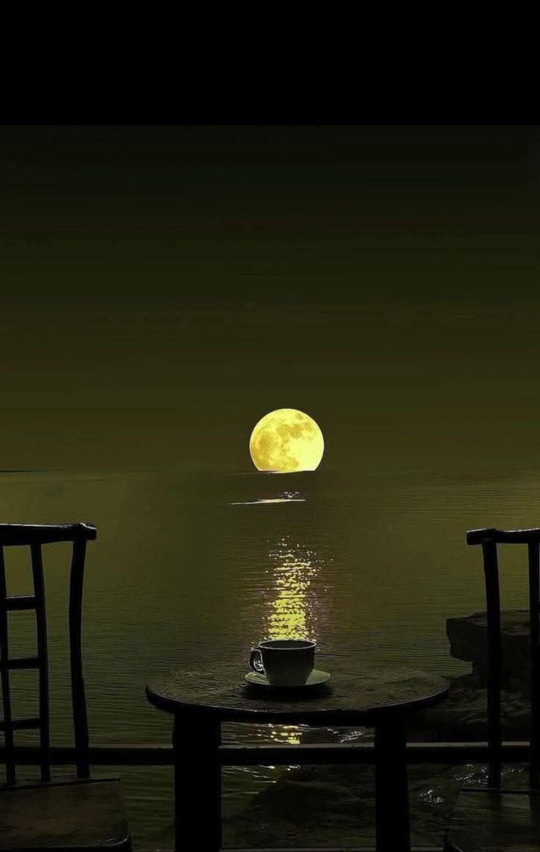 وينك ....
ان امسا علي الليل واسدل عتومه 
     وشد الظلام حلكته واستكن 
تنزعني الذكرى  بعثرات مكتومه 
      وهجوسي لها فكري ارتكن 
 وكله لمن زهانا و غابت علومه 
      خلٍ رغوبٍ بنا ما احتسن 
 وله القلب و ان فيه شاب ما الومه 
       وعروقه منه ياما احتشن 
كل الزمان من عمري مرت