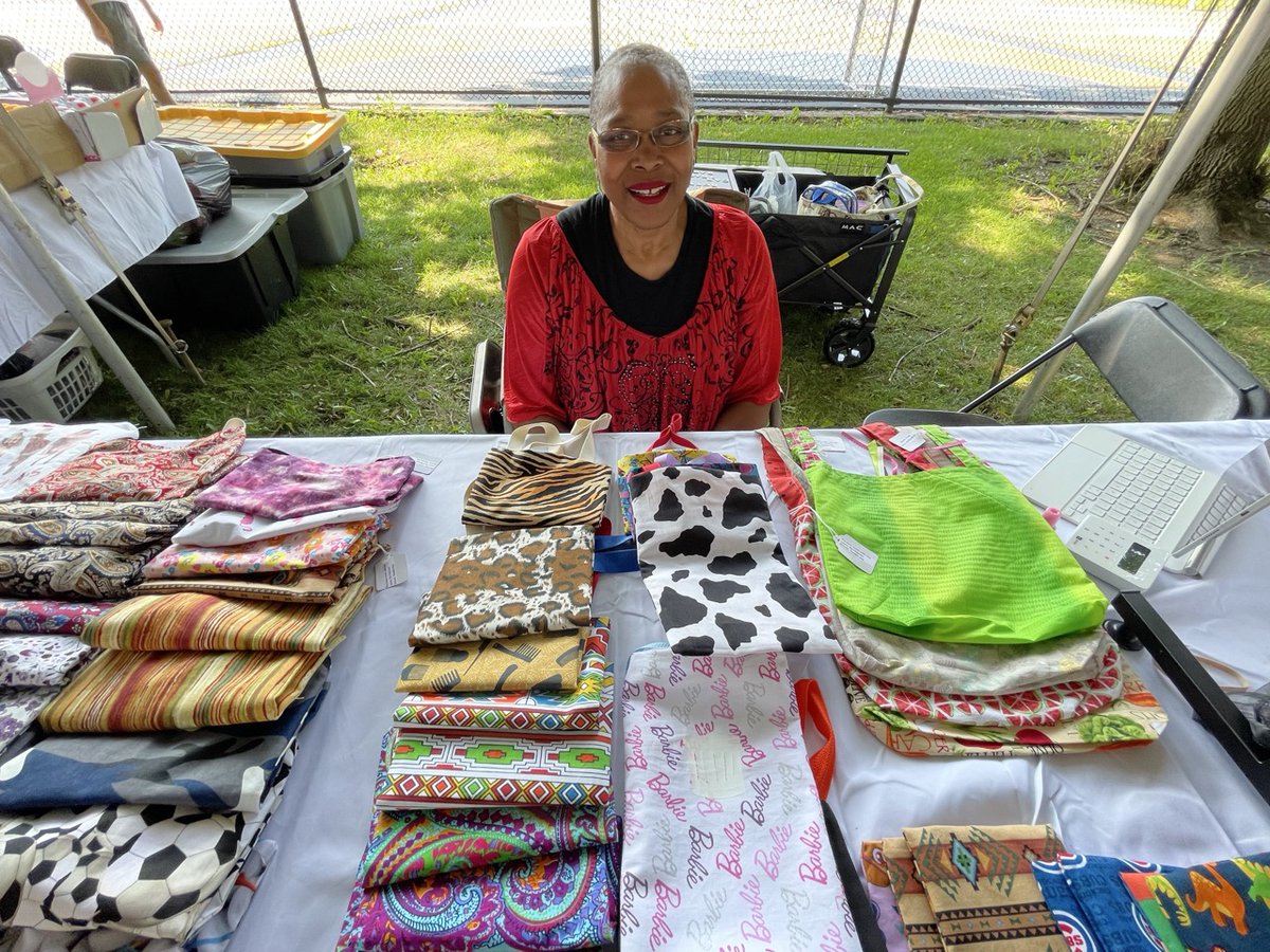 ChicagoCommons's tweet image. At #ChicagoCommons, we’re celebrating American Business Women’s Day by recognizing the incredible women in our programs — the parent entrepreneurs in our Family Hub — who are turning their ideas into opportunities for their families &amp;amp; communities. #ChicagoCommons #WomenInBusiness