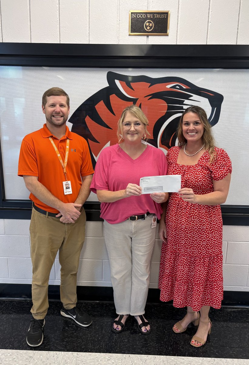 Congrats to Michelle Ortega of <a href="/FHSTigersROAR/">FHS Tigers</a> for being selected as Teacher of the Month! Thank you for all that you do for your students &amp; school. We're proud to sponsor this special recognition each month. Pic w/Principal Spencer Perrin &amp; FNB's Samantha Price.
#fnbforyou