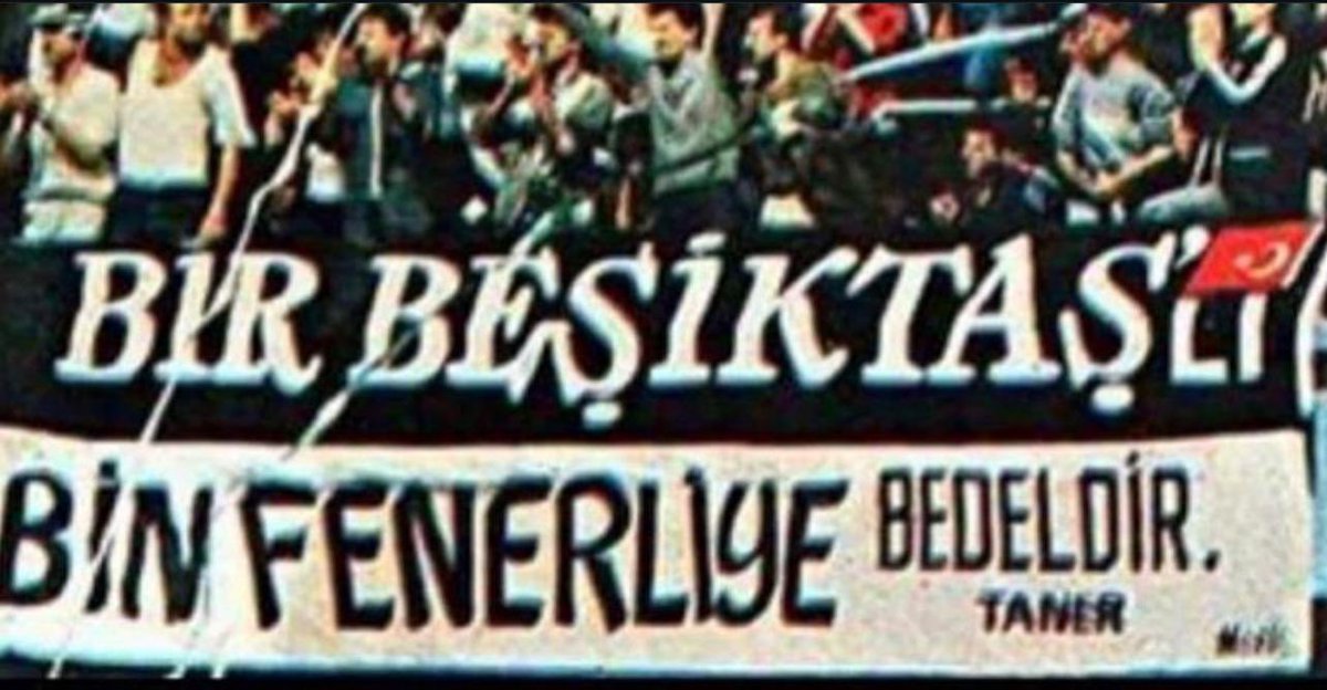 tribun_bjk's tweet photo. Bir kısmı Kayseri deplasmanında olan, bir kısmı uygulanan haksız cezaları protesto eden, bir kısmı cenazeden dolayı gelemeyen, geri kalanı ise işten çıkıp salona gelen Beşiktaş tribünü; maça çalışıp hazırlanarak organize (?) bir şekilde gelen fenerbahçe tribününe yine ders vermiştir. En büyük cezamız değil, en büyük eğlencemizsiniz! 👋 #çArşı