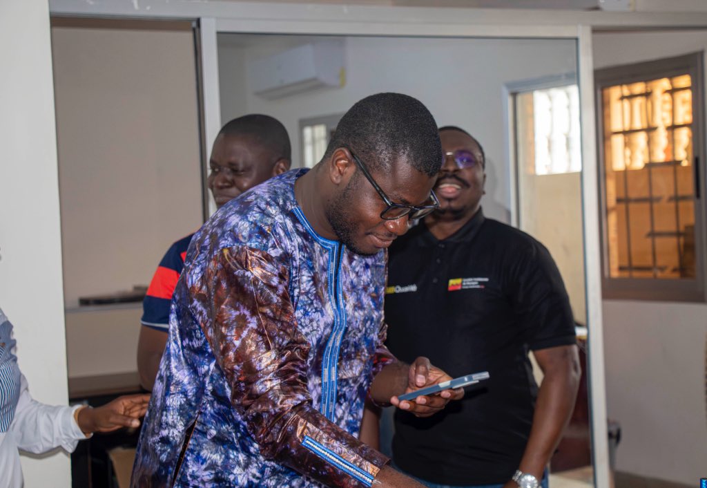 anthony_chancel's tweet image. Pas besoin de podium pour briller.
Il suffit d’être aligné avec ce qu’on fait, de bosser avec passion, et de rester entouré des bonnes énergies.
Toujours prêt pour l’impact. 🔥
#DigitalComms #UNLife #CIV #YoungAfricanLeaders