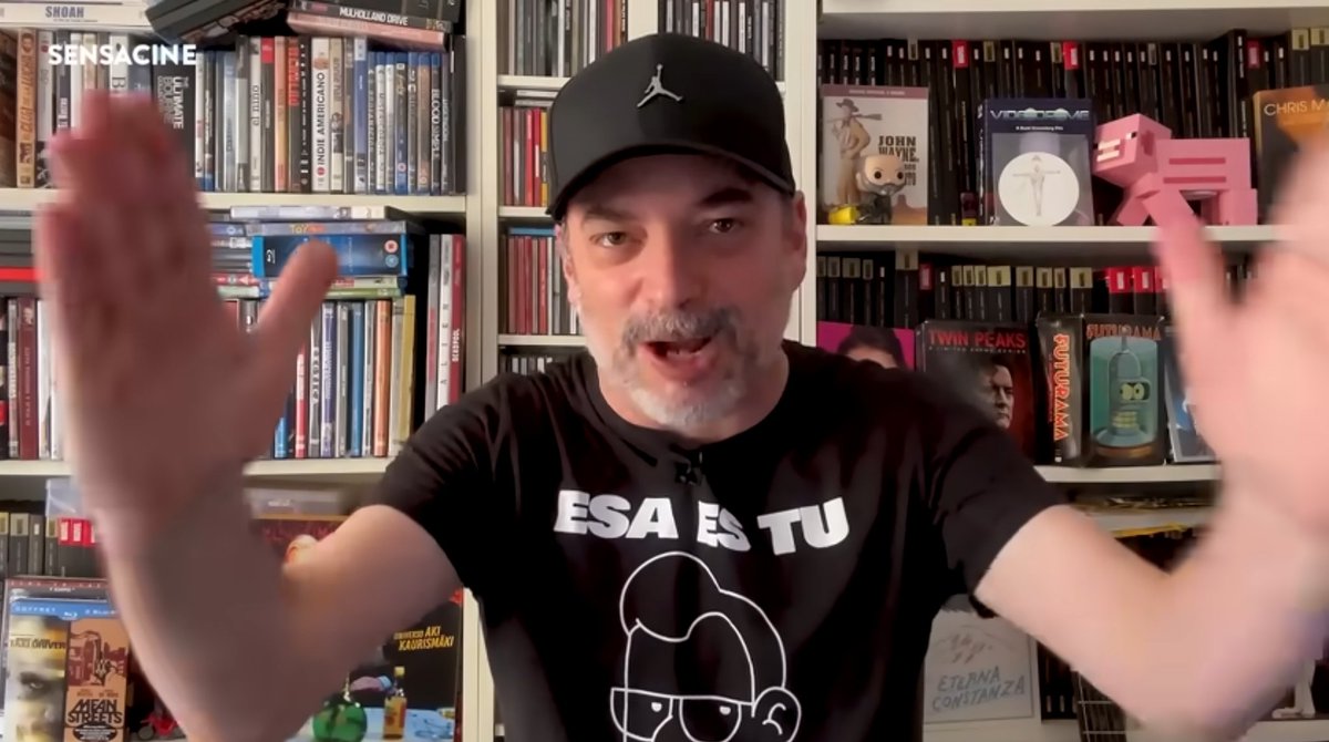 No se puede ir mas cool que <a href="/AlejandroGCalvo/">Alejandro G.Calvo</a> con su camiseta Trasada.  Le echamos de menos por estos lares de X maestro <a href="/andres_trasado/">Andrés Trasado</a> #EsaEsTuOpinion y este es mi tamaño 😂😅😅