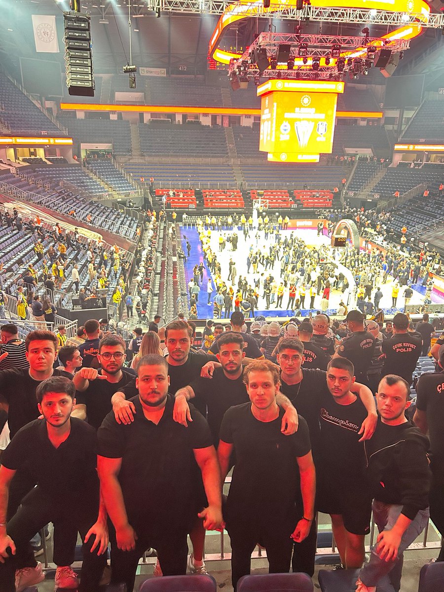 ŞAMPİYONLUK YARINLARA KALDI… 

Fenerbahçe’mizi beşiktaş karşısında yalnız bırakmadık

#UNIGFB
