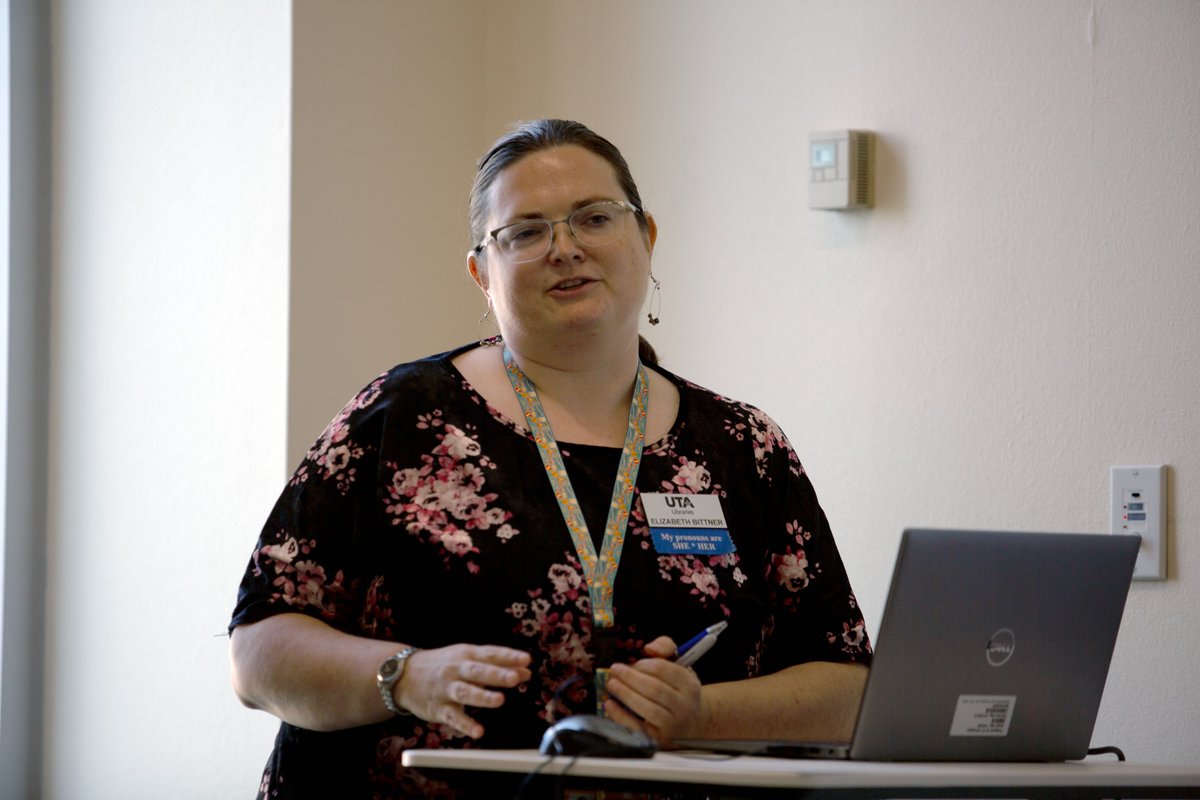 utalibraries's tweet photo. Turning ideas into research gold! 

The Day Family Research Lab hosted Developing a Topic for Undergraduate Research Projects on Sept. 24, helping students refine topics, ask stronger questions, and gain skills for successful research. 📝 #UTALibraries #MavResearch https://t.co/xzipGza7ug