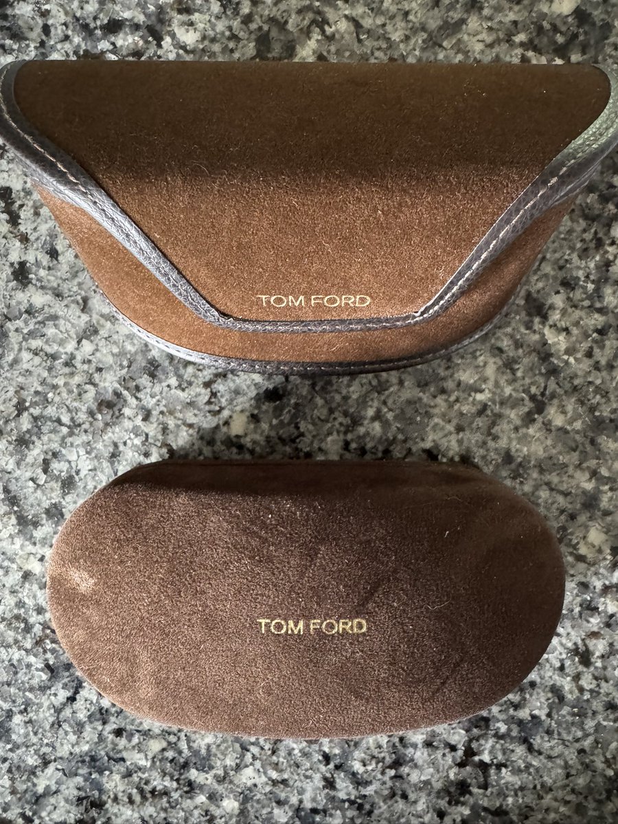 StevenMCannon's tweet image. Three would definitely NOT be a crowd.

@TOMFORD  #2down

Sunglasses collector wannabe.